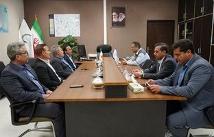 بانک ملی در کنار پتروشیمی ایلام قرار دارد