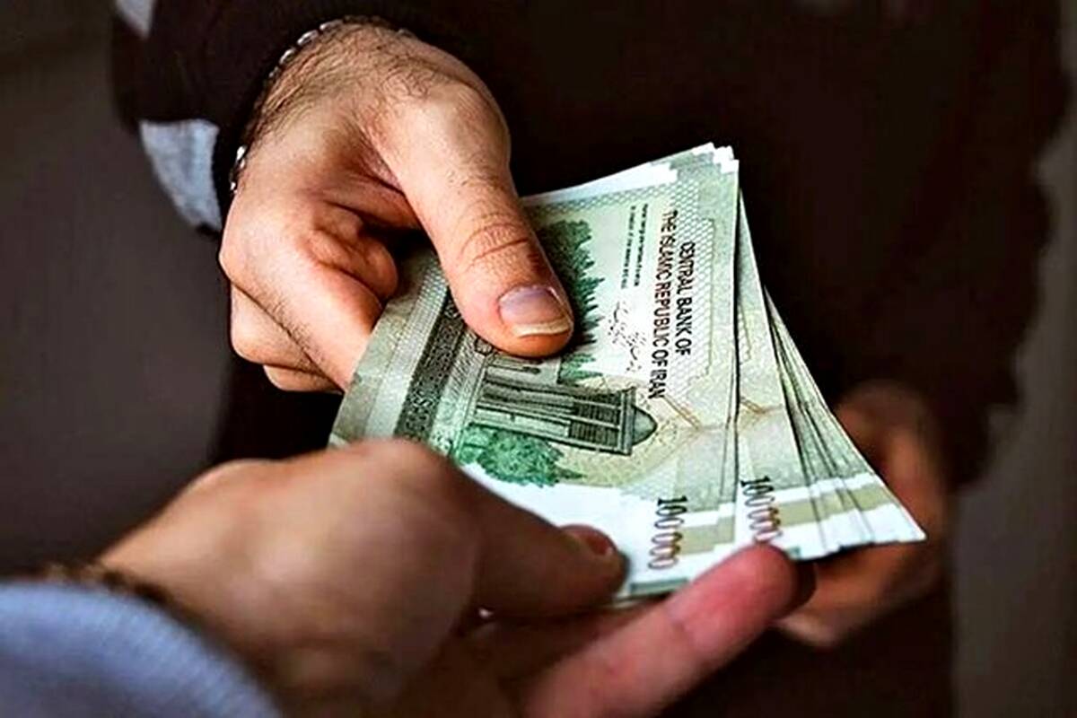 مبلغ عیدی و پاداش امسال کارگران/کارفرمایان عیدی را به روزهای آخر سال موکول نکنند