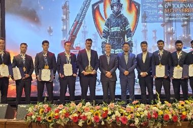 نشست رایزن اقتصادی ایران در چین با مدیران پتروشیمی زاگرس