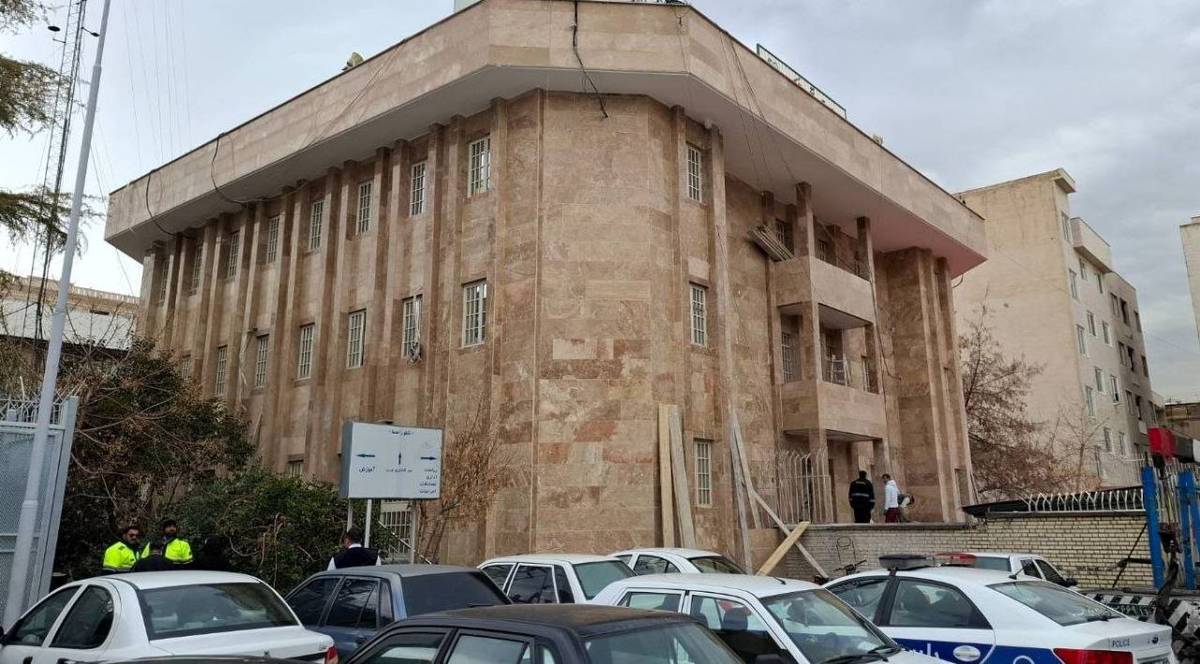 بازسازی و مرمت ساختمان معاونت حمل و نقل و ترافیک شهرداری منطقه ۵