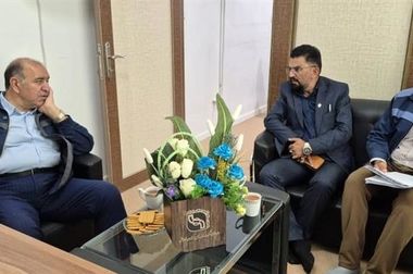 بازدید سرزده مدیرعامل از کارخانه گندله سه چاهون و بررسی مشکلات و گفتگو با کارگران این مجموعه