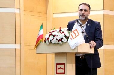 ادای احترام مدیرعامل بانک مسکن و هیات همراه به مقام شهدا/تاکید دکتر خورسندیان بر تلاش در جهت سربلندی ایران اسلامی
